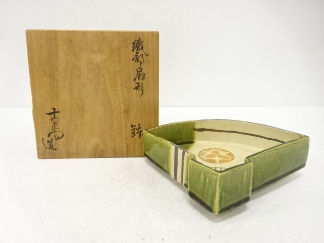JAPANESE CERAMICS / FAN-SHAPED PLATE / ORIBE / ARTISAN WORK